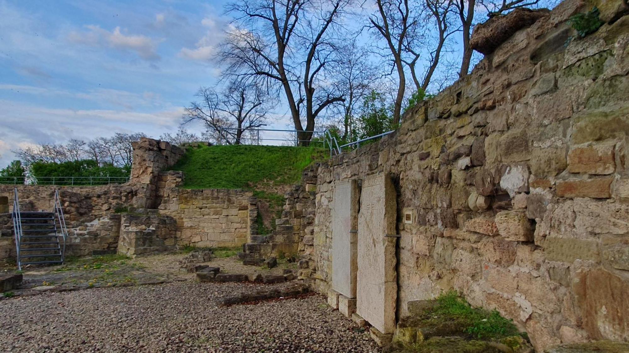 Ferienwohnungen An Der Schlossruine Herbsleben Bagian luar foto